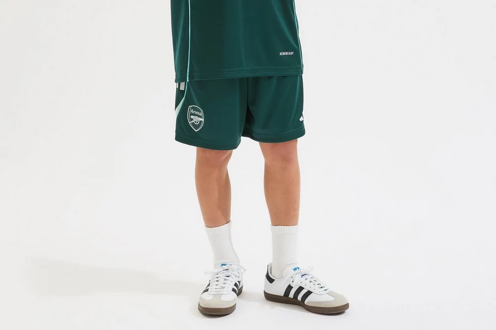 Arsenal Fanshop Store - Arsenal adidas Trainingsshorts für Kinder (Größe 25/26) Offizielle Arsenal FC Fußballbekleidung