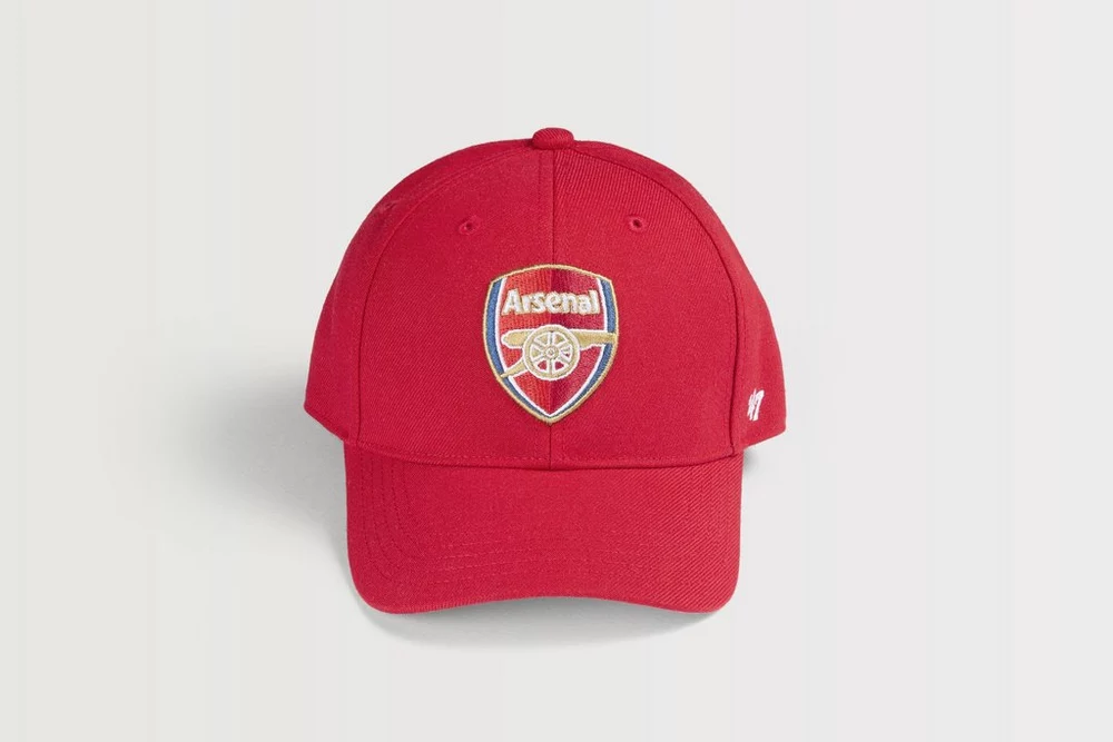 Arsenal Fanshop Store - Arsenal Kleinkind-Kappe mit rotem Wappen, Nummer 47 Offizielle Arsenal FC Fußballbekleidung