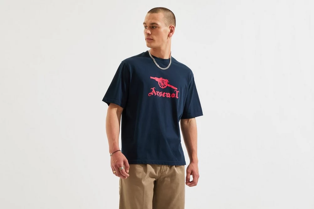 Arsenal Fanshop Store - Arsenal Unisex-T-Shirt mit Stempelprint in Marineblau Offizielle Arsenal FC Fußballbekleidung