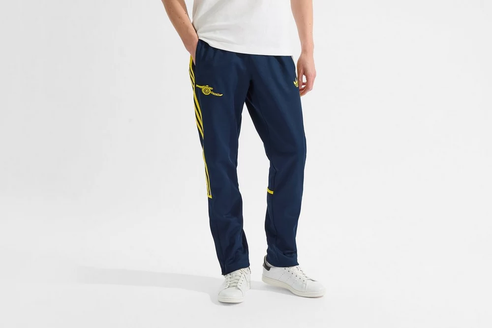 Arsenal Fanshop Store - Arsenal adidas 25/26 Lifestyler Trainingshose Offizielle Arsenal FC Fußballbekleidung