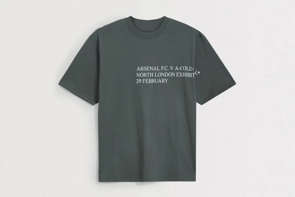 Arsenal Fanshop Store - Arsenal x A-COLD-WALL* Derby T-Shirt Offizielle Arsenal FC Fußballbekleidung