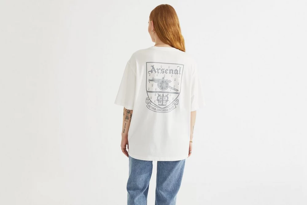 Arsenal Fanshop Store - Arsenal Damen-T-Shirt „Concordia“ in Weiß Offizielle Arsenal FC Fußballbekleidung