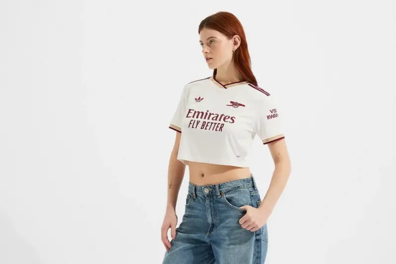 Arsenal Fanshop Store - Arsenal adidas Damen 25/26 Auswärtstrikot (Crop-Top) mit individuellem Aufdruck Offizielle Arsenal FC Fußballbekleidung