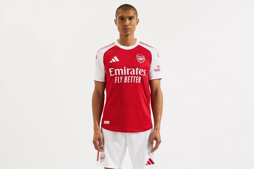 Arsenal Fanshop Store - Arsenal Herren adidas 25/26 Authentic Heimtrikot mit individuellem Aufdruck Offizielle Arsenal FC Fußballbekleidung