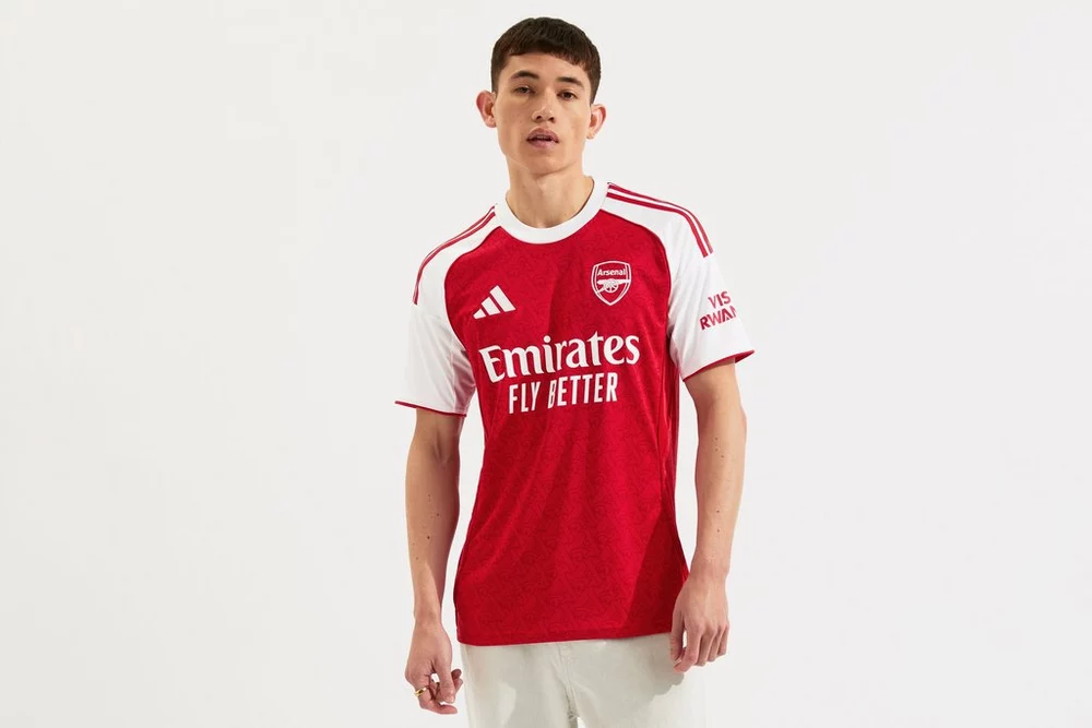Arsenal Fanshop Store - Arsenal Herren adidas Heimtrikot 25/26 mit individuellem Aufdruck Offizielle Arsenal FC Fußballbekleidung